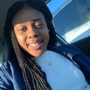 Meet your Posher, Amberia